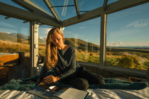 Women in side reading 